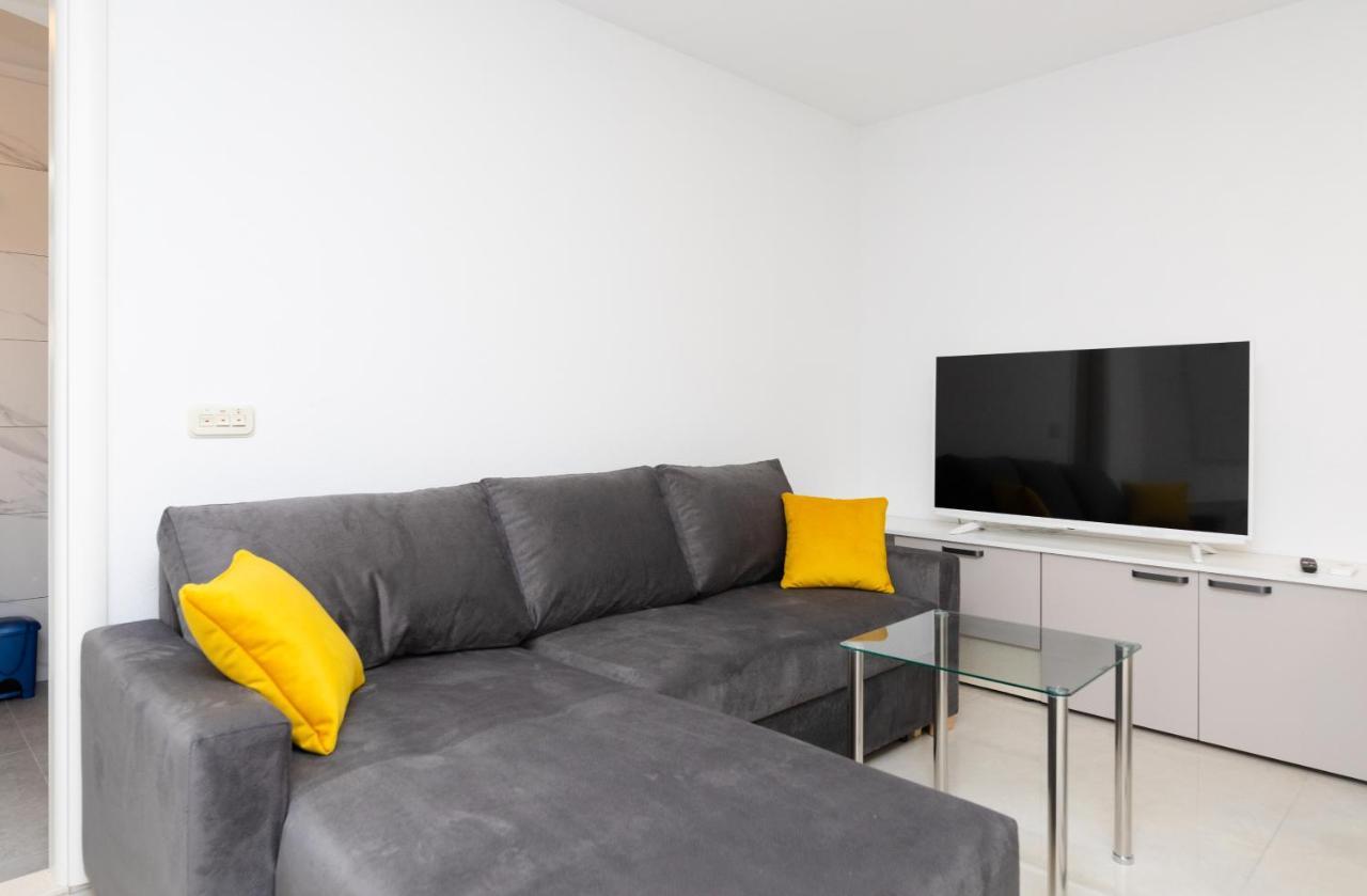 Apartmani Canaki Supetar Exterior photo